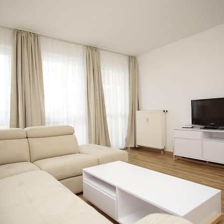 Strandnah Mit Terrasse, Gratis Nutzung Vom Ahoi Erlebnisbad Und Sauna In Sellin - Strandhaus Moenchgut Fewo06 Lobbe Exterior foto