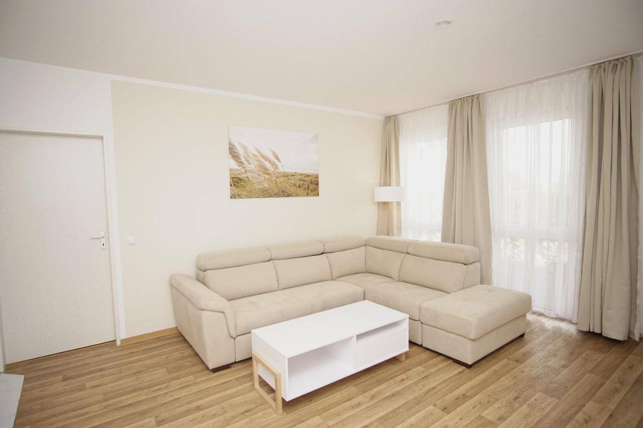 Strandnah Mit Terrasse, Gratis Nutzung Vom Ahoi Erlebnisbad Und Sauna In Sellin - Strandhaus Moenchgut Fewo06 Lobbe Exterior foto
