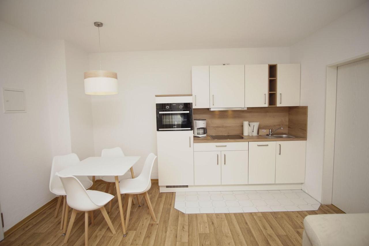 Strandnah Mit Terrasse, Gratis Nutzung Vom Ahoi Erlebnisbad Und Sauna In Sellin - Strandhaus Moenchgut Fewo06 Lobbe Exterior foto