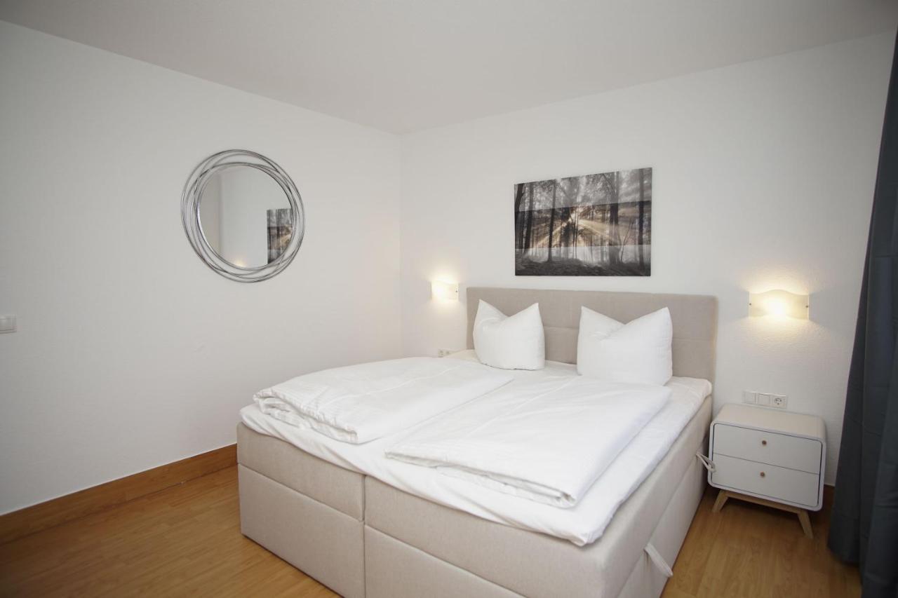 Strandnah Mit Terrasse, Gratis Nutzung Vom Ahoi Erlebnisbad Und Sauna In Sellin - Strandhaus Moenchgut Fewo06 Lobbe Exterior foto